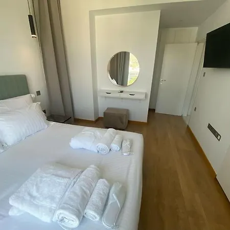 The Address -beachfront 2 Bedroom Apartment *